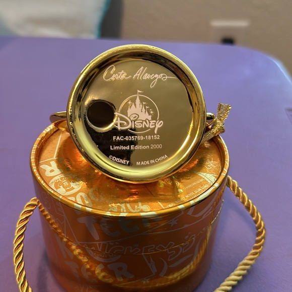 Limited Edition Porcelain Ear Hat Ornament - Picture 3 of 5